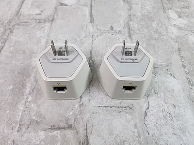 Lot Of 2 Xfinity XFI WIFI Pod Extender Network Signal Booster XE1-S UNTESTED - Image 1 of 4
