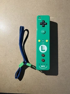 Nintendo Wii Remote Plus Luigi Edition Green MotionPlus Controller - Genuine OEM - Picture 1 of 3
