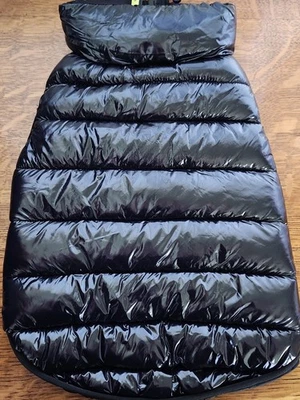 Abrigo acolchado negro brillante IMNYC Isaac Mizrahi para perros talla pequeña cremallera completa nuevo con etiquetas 14" Foto 1 de 4