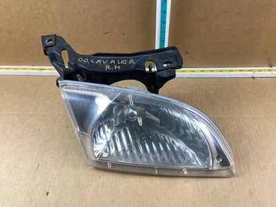 Chevrolet Cavalier 2000-2002 conjunto de faros delanteros derecho pasajero Foto 1 de 4
