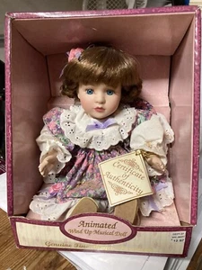 Collectors Choice Aufziehbare musikalische Porzellanpuppe authentisch - Bild 1 von 5