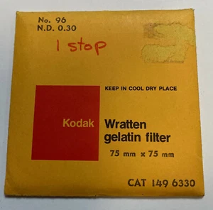 KODAK WRATTEN GELATINEFILTER NO 96 0,30 3" oder 75mm eckig mit Filterrahmen - Bild 1 von 2