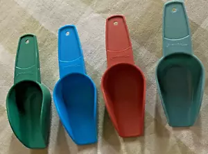 4 x Neu Tupperware Kanisterlöffel für Tiernahrung, Zucker, Mehl seltenes Set Neu - Bild 1 von 3