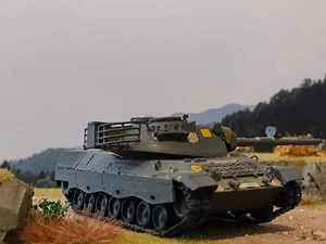 Vintage Revell Airfix Tank German Leopard 1 Military Army Built model Kit 1/72 - Picture 1 of 24