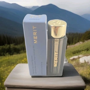 MERIT Signature Lip Lightweight Lipstick ~ Full Size / Classic Color~ New in Box - Picture 1 of 5