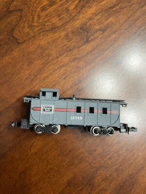 Life-Like a 5782C N-scale Burlington Route Caboose #12345 - Image 1 of 3