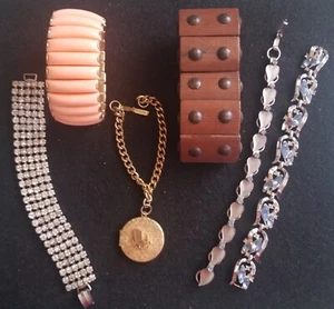 Six Piece Lot Of Vintage Bracelets - Picture 1 of 1