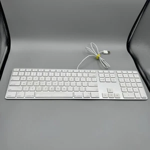 Apple A1243 Wired USB Keyboard w/ Numeric Keypad White Genuine - For Parts - Picture 1 of 8