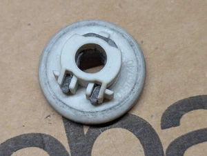 9575740 MIELE G572/G574 DISHWASHER RACK ROLLER/WHEEL SUPPORT-GENUINE - Bild 1 von 5