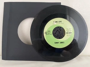 Sonny James - Hello Old Broken Heart - 7" Single 1965 Capitol Records 45-6041 - Picture 1 of 4