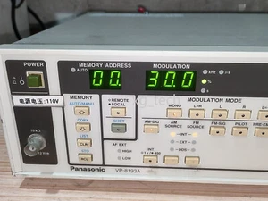 Panasonic VP-8193A 100 kHz a 140 MHz AM - FM - FM Generador de señal estéreo - Imagen 1 de 5