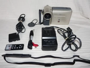 Videocamera Sharp VL-E680 VL-E680U 8 mm Video8 lettore videoregistratore fotocamera trasferimento video - Foto 1 di 6