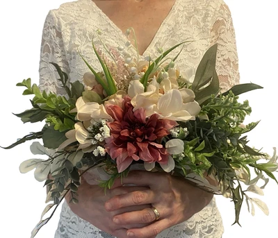 Ramo de boda nupcial hecho a mano económico amigable flores sintéticas blanco rosa verde Foto 1 de 4
