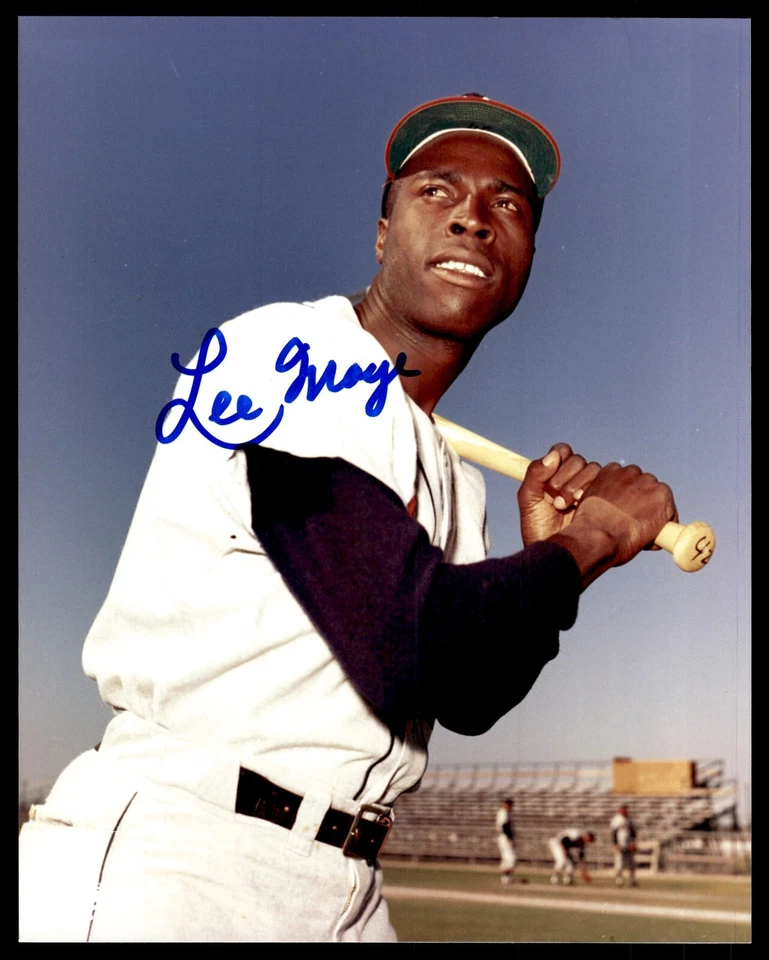 LEE MAYE SIGNED 8X10 PHOTO - MILWAUKEE BRAVES - Image 1 of 1