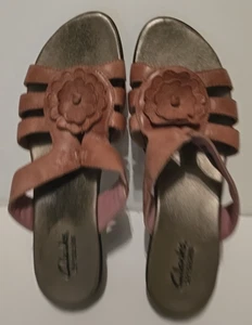 Clark’s Bendables Woman's Leather  Slide-in Wedge Sandals Size 8 M Tan - Picture 1 of 14