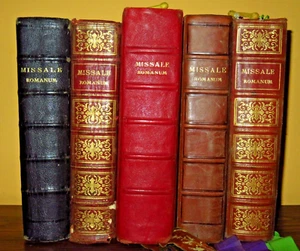 SET OF 5 ROMAN LATIN ALTAR MISSALS FROM 1911 TO 1942 VETUS ORDO, MISSALE ROMANUM - Foto 1 di 24