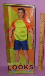 Barbie Looks bambola modello #18 HJW85 MTM Ken Mattel nuova con scatola nuova con scatola 2022 articolata Tate - Foto 1 di 3