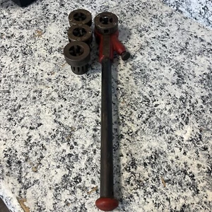 Toledo no 00 Pipe Threader Ratchet w/ 4 Dies - 1/4", 1/8,3/8" -2 - Picture 1 of 7