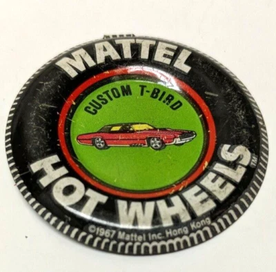 Pin insignia botón T-Bird personalizado Hot Wheels Mattel lata 1967 hecho en Hong Kong Foto 1 de 2