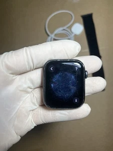 Apple Watch Series 7 45mm Midnight Aluminium z czarną pętlą (GPS) - Zdjęcie 1 z 6
