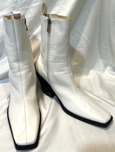 Women's Size 7M Nasty Gal White Faux Leather Mid-Calf Side Zip Fashion Boots GC - Picture 1 of 19