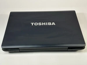 Portátil Toshiba Satellite P205D-S7438 SOLO PARA REPUESTOS - Imagen 1 de 10