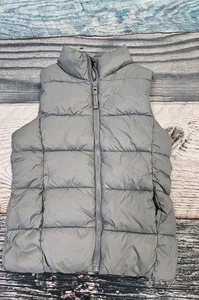 Chaleco acolchado Old Navy para niños talla mediana (8) gris cremallera completa - Imagen 1 de 7
