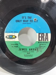 Jewel Akens - It's the Only Way to Fly / You Sure Know How to Hurt a Fella 7" 45 - Picture 1 of 4