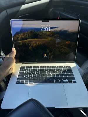 Apple MacBook Air 15" (512GB SSD, M2, 8GB) Laptop - Starlight - MQKV3LL/A (June, - Image 1 of 2