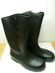 Dunlop Protective Footwear Men's Size 8 Steel Toe PVC Work Boot black - Picture 1 of 3