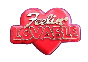 Hallmark PIN Valentines Vintage HEART FEELIN LOVABLE Caption Red 1982  Brooch - Picture 1 of 2