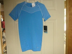 Nike Pro hyper cool series ladies top dri fit,blue, #725647 choice sz nwt - Picture 1 of 8