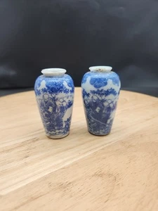 ANTIQUE CHINESE PORCELAIN SMALL VASE BLUE & WHITE SCENIC MOTIF BULBOUS SHAPE X 2 - Bild 1 von 11