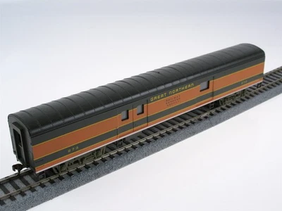 Con-Cor 0001-001023 72' Great Northern Empire Baggage Kit - Image 1 of 2