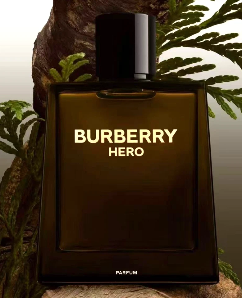 Burberry Hero Parfum 3,3/3,4 oz 100 ml spray masculino EUA - Imagem 1 de 1