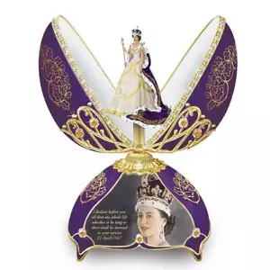 Queen Elizabeth II Egg Musical Figurine Bradford Exchange - Foto 1 di 1
