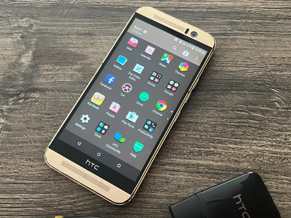 HTC One M9 - 16GB - Gold (Unlocked) Mobile Phone Works - Image 1 of 4