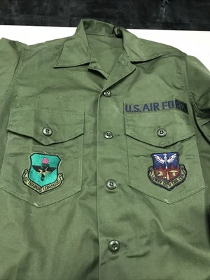Vintage US Air Force OG-507 Utility Army Button Up w/Patches Shirt M/L - Image 1 of 4