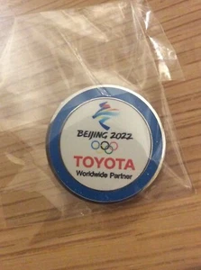 Beijing 2022 logo & Toyota around blue pin - Picture 1 of 1