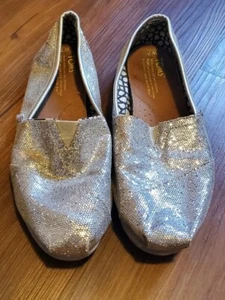 TOMS Silver Glitter Shimmer Classics Slip on Flats Women’s Size W7 Sparkly - Picture 1 of 2