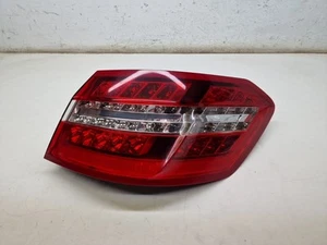 Heckleuchte Mercedes W212 Limousine rechts O/S Rückleuchte Seitenteil A2129060658 - Bild 1 von 14