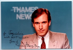 Vintage ROBIN HOUSTON Thames Television NEWS Autograph Hand Signed Photo - Picture 1 of 2