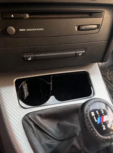 Portavasos BMW Serie 3 E90/91/92/93 con bandeja de almacenamiento adicional - Imagen 1 de 5