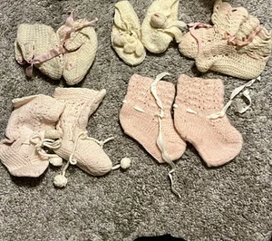 Antico maglione, cappelli e stivaletti per bambole antiche - Foto 1 di 5