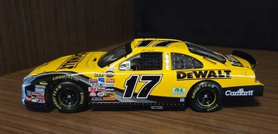 Matt Kenseth #17 DeWalt 2007 Fusion 1:24 RCCA Owners Elite - Image 1 of 4