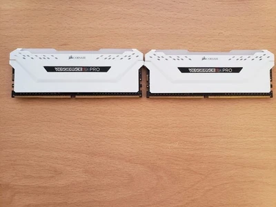 Corsair Vengeance RGB PRO 16GB (2x8GB) DDR4 3200MHz C16 , White - Image 1 of 2