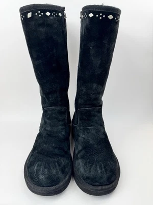 Botas de invierno UGG Joplin para mujer negras de piel de oveja con tachuelas #5544 - talla 8 Foto 1 de 4