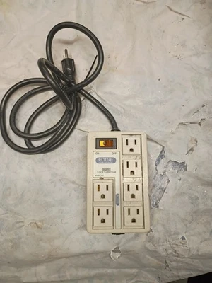 Silver Surge Suppressor 120v 60hz 12a - Image 1 of 3