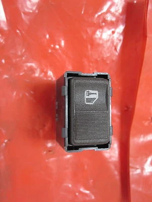 ALFA ROMEO 164 DOOR LOCK SWITCH 'NOS' - Image 1 of 4