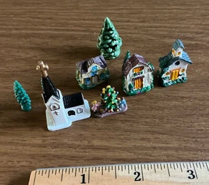 Puppenhaus Miniatur Häuser Weihnachtsdorf 1:12 Kirche - Bild 1 von 3